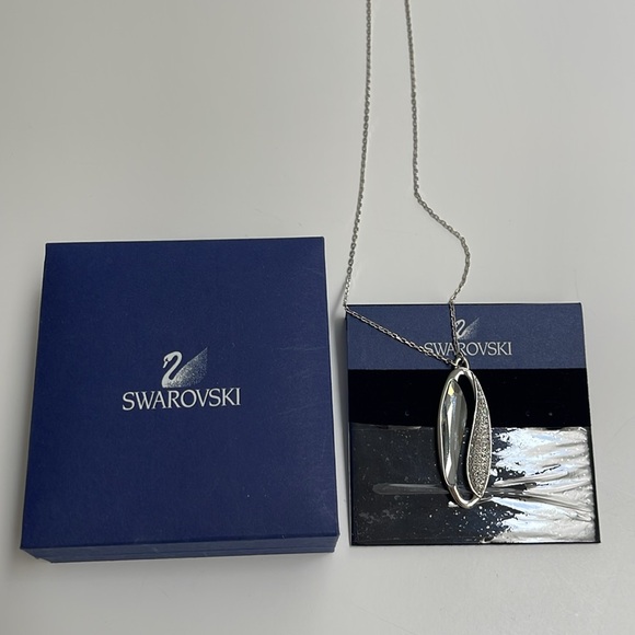 Swarovski crystal necklace silver pendant - Picture 3 of 10